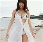 桜田愛音 白ワンピ＆ビキニのエロかわ巨乳女子オンザビーチ!
