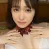 伊藤しずな 白シャツ＆赤リボン＆ミニスカ制服でアイス舐め!