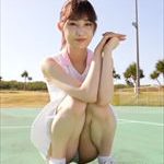 美音咲月 テニスウェアを脱いでしまうポニーテール美脚女子