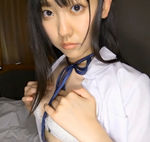 林田百加 白シャツ紺色リボン＆ミニスカ制服をベットで脱ぐ・・